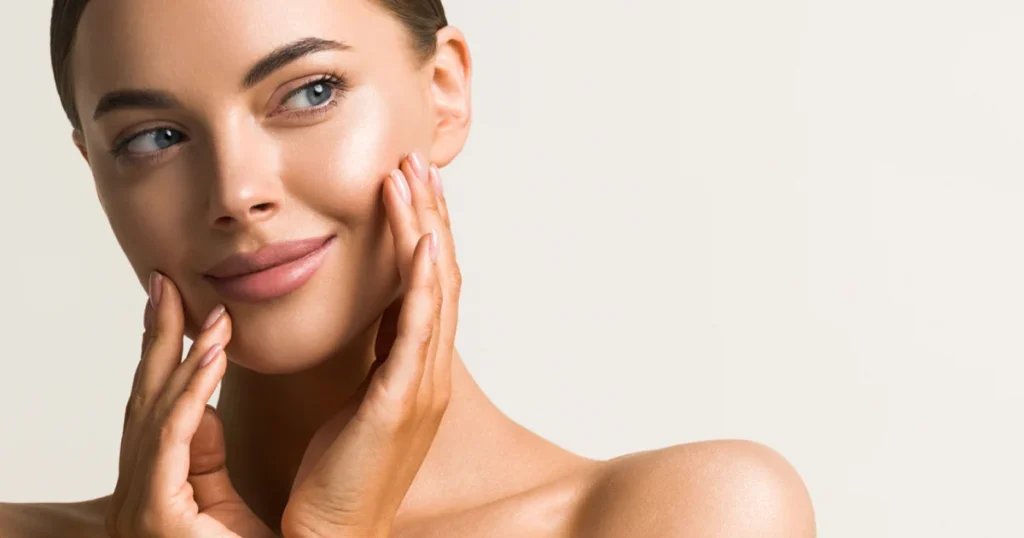 A women with glowing skin symbolizes DiamondGlow Facial in Murrysville, PA